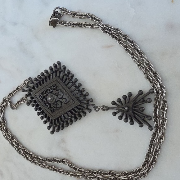 Vintage Hollycraft brutalist pendant necklace. - Picture 4 of 13
